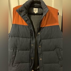 Gap vest size large.